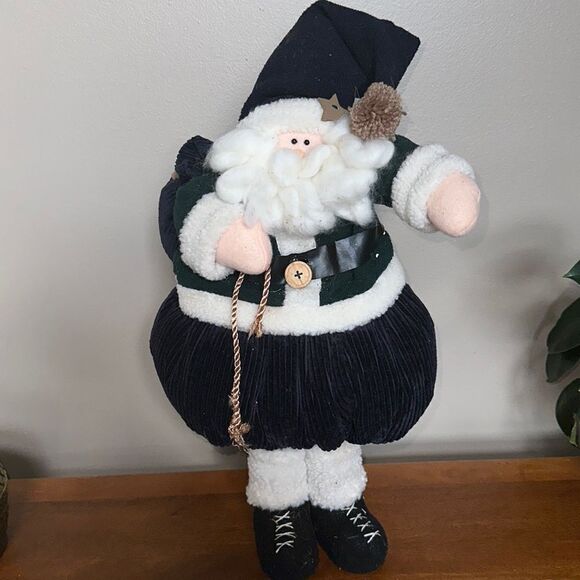 Gnome Santa Claus! - Picture 1 of 4